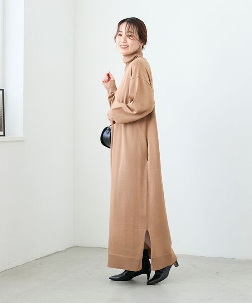 le.coeur blanc(ルクールブラン)の「ウォッシャブルハイネックニットワンピース(ワンピース・レディース・ブラック/キャメル/ボルドー・38)」の2枚目の写真