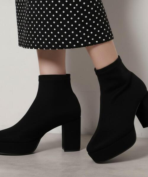 ESPERANZA(エスペランサ)の「ゆる傾斜ショートブーツ(ブーツ・レディース・アイボリー/ブラック/ブラック系・S/M/L/LL)」の1枚目の写真