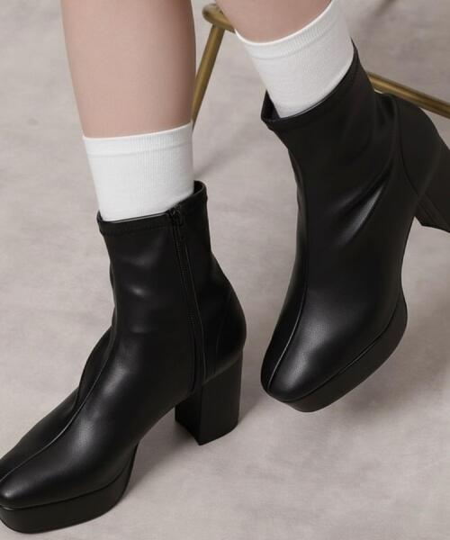 ESPERANZA(エスペランサ)の「ゆる傾斜ショートブーツ(ブーツ・レディース・アイボリー/ブラック/ブラック系・S/M/L/LL)」の3枚目の写真
