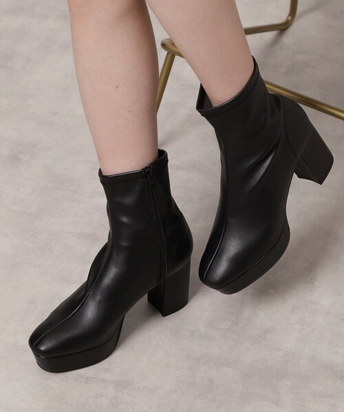 ESPERANZA(エスペランサ)の「ゆる傾斜ショートブーツ(ブーツ・レディース・アイボリー/ブラック/ブラック系・S/M/L/LL)」の5枚目の写真