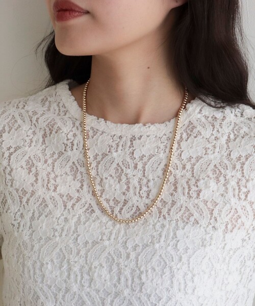 fredy emue（フレディエミュ）の「メタルビーズミドルネックレス（ネックレス・レディース・ゴールド/シルバー・FREE）」の3枚目の写真