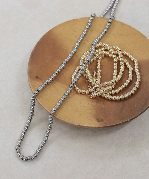 fredy emue（フレディエミュ）の「メタルビーズミドルネックレス（ネックレス・レディース・ゴールド/シルバー・FREE）」の5枚目の写真