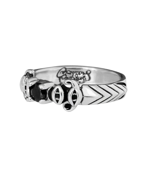 ANONYMOUS ARTISAN(アノニマスアルティザン)の「Twin Dagger Eye Ring(リング・レディース・その他・12号/13号/14号/15号/16号/17号/18号/19号/20号/21号/27号/28/30/22号/29号/23号/24号/26号/25号)」の3枚目の写真