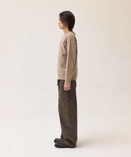 AKECII(アケシ)の「マーク ヘンリーネック ニット_モカ(ニット/セーター・メンズ・その他・ONE SIZE)」の6枚目の写真