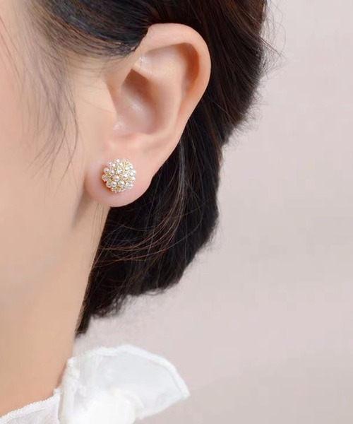 yu-ka（ユーカ）の「YU-KA:ミニパールフラワーデザインイヤリング mini Pearl flower design earring（イヤリング・レディース・ゴールド・FREE）」の4枚目の写真