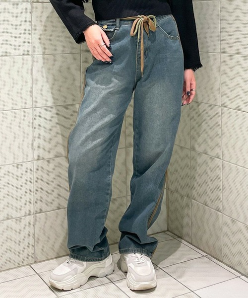 GORGE(ゴージ)の「《ロングリボン×配色ライン》レディース デニムパンツ ゆったりストレート 体型カバー 春夏秋冬(デニムパンツ・レディース・ブルー/ブラック・S/M)」の2枚目の写真