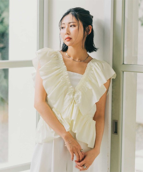 UR'S（ユアーズ）の「マルチwayフリルトップス（Tシャツ/カットソー・レディース・チャコール/ホワイト/ブラック/ライトイエロー・S/L/M）」の4枚目の写真