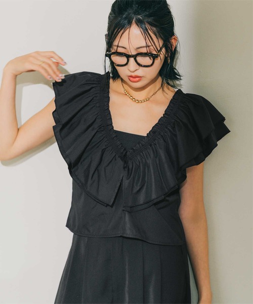 UR'S（ユアーズ）の「マルチwayフリルトップス（Tシャツ/カットソー・レディース・チャコール/ホワイト/ブラック/ライトイエロー・S/L/M）」の2枚目の写真