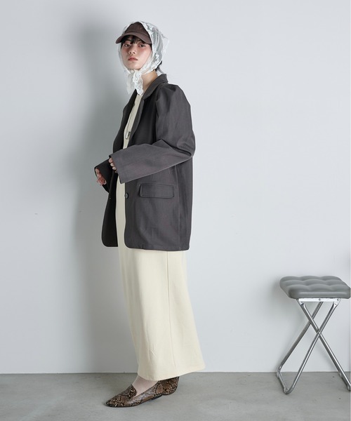 THE YOn（ザヨン）の「パフショルダーバックスリットテーラードジャケット（テーラードジャケット・レディース・チャコールグレー/ベージュ・FREE）」の11枚目の写真