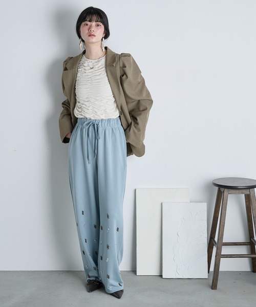 THE YOn（ザヨン）の「パフショルダーバックスリットテーラード