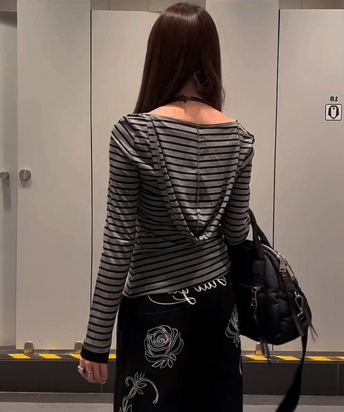 HALEY PESCA(ヘーリーペスカ)の「HALEY PESCA/フェイクレイヤード バイカラー ボーダーフードカットソー(Tシャツ/カットソー・レディース・グレー・SMALL/LARGE/MEDIUM)」の2枚目の写真