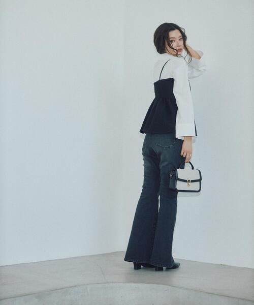 a/mie(アミー)の「<a>フレアデニム / 1216139201(デニムパンツ・レディース・ブルー/ブラック・MEDIUM/P/S/PSS/SMALL)」の4枚目の写真