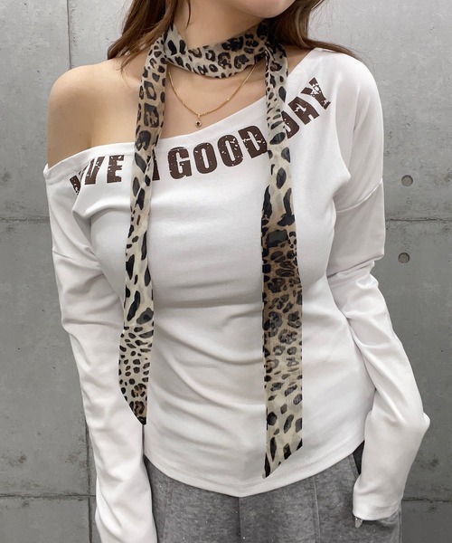 ROGER AND RAW（ロジャーアンドロウ）の「ヒョウ柄チョーカータイ付きワンショルダートップス（Tシャツ/カットソー・レディース・ホワイト/ブラウン/ブラック・FREE）」の4枚目の写真