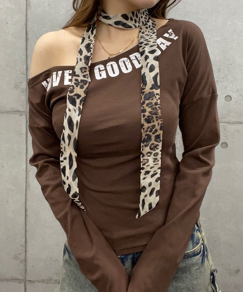 ROGER AND RAW（ロジャーアンドロウ）の「ヒョウ柄チョーカータイ付きワンショルダートップス（Tシャツ/カットソー・レディース・ホワイト/ブラウン/ブラック・FREE）」の13枚目の写真