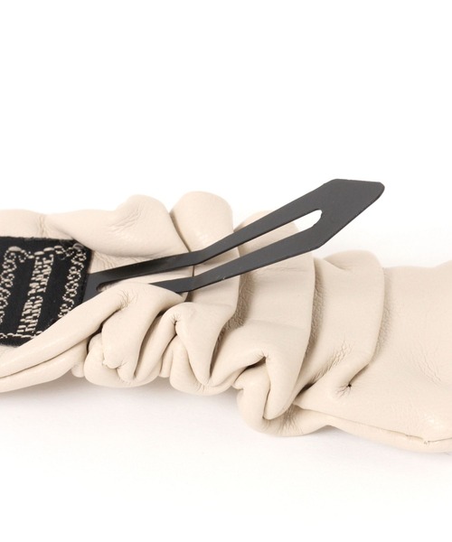 niko and...(ニコアンド)の「PUギャザーヘアピン(ヘアピン・レディース・ブラック/ブラウン/ホワイト・0)」の5枚目の写真
