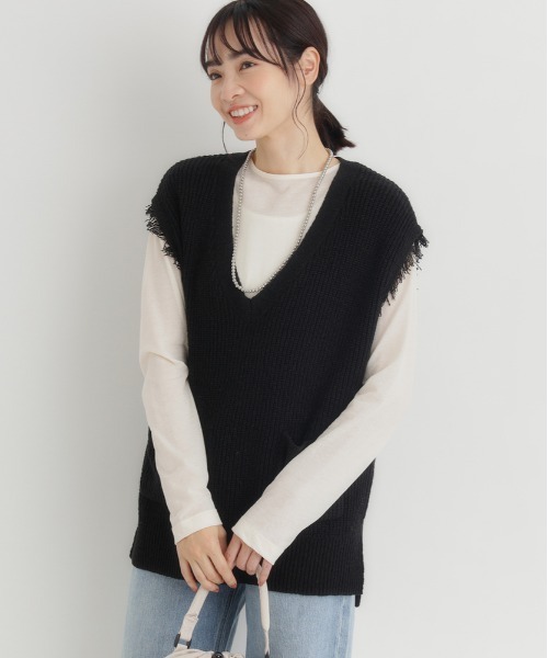 Right-on（ライトオン）の「【HONEYSUCKLE ROSE】ニットフリンジベスト (フリンジデザイン / オールシーズン / レイヤードスタイル / カジュアルエレガント)（ベスト・レディース・グレー/ライトグレー/ブラック・S/M/L）」の13枚目の写真