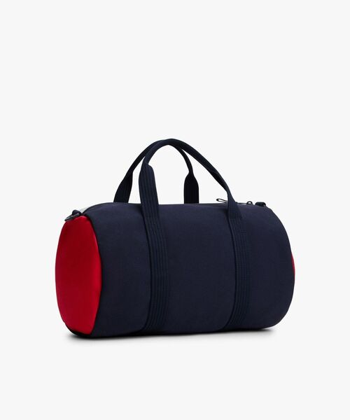 TOMMY HILFIGER（トミーヒルフィガー）の「フラッグカラースポーツバッグ（ショルダーバッグ・キッズ・ネイビー・FREE）」の2枚目の写真
