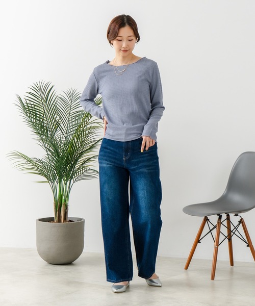 fort point(フォーポイント)の「【C-FORT POINT/フォートポイント】【繊細なシャーリング加工がさりげない立体感をプラス】カットシャーリングロンT 柔らかい カットソー 程よいフィット感 シンプル デイリーユース(Tシャツ/カットソー・レディース・グレー/ブラック/アイボリー/ブルー・MEDIUM)」の11枚目の写真