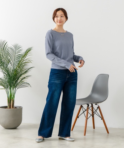 fort point(フォーポイント)の「【C-FORT POINT/フォートポイント】【繊細なシャーリング加工がさりげない立体感をプラス】カットシャーリングロンT 柔らかい カットソー 程よいフィット感 シンプル デイリーユース(Tシャツ/カットソー・レディース・グレー/ブラック/アイボリー/ブルー・MEDIUM)」の12枚目の写真