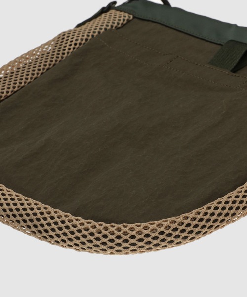 kolor BEACON(カラービーコン)の「26SBM-A03533(ショルダーバッグ・メンズ・ネイビー/ブラック/カーキ・FREE)」の15枚目の写真