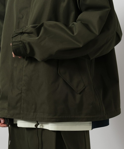 LAKOLE（ラコレ）の「ワイドカラーショートモッズ /  648026（モッズコート・メンズ・カーキ/ブラック・LARGE/MEDIUM）」の14枚目の写真