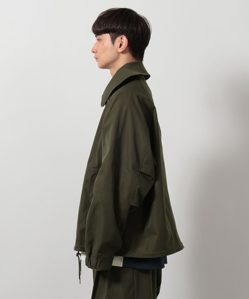 LAKOLE（ラコレ）の「ワイドカラーショートモッズ /  648026（モッズコート・メンズ・カーキ/ブラック・LARGE/MEDIUM）」の8枚目の写真