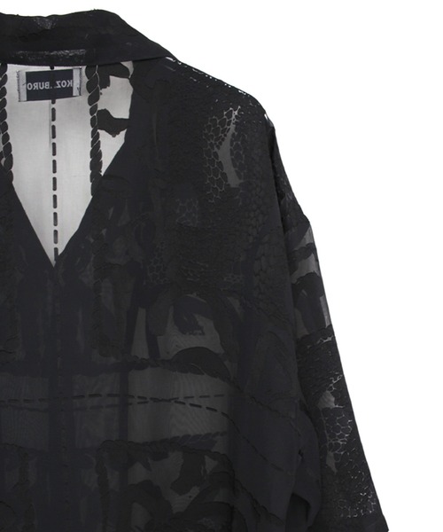 KOZABURO(コウザブロウ)の「【KOZABURO/コウザブロウ】OPAL SHORT SLEEVE OVERSIZE CAMP COLLAR SHIRT(シャツ/ブラウス・メンズ・ベージュ/ブラック・2/1)」の4枚目の写真