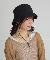 ALTROSE（アルトローズ）の「【折りたたみ収納可】バケットハット ロゴ ポケッタブル（ハット）」