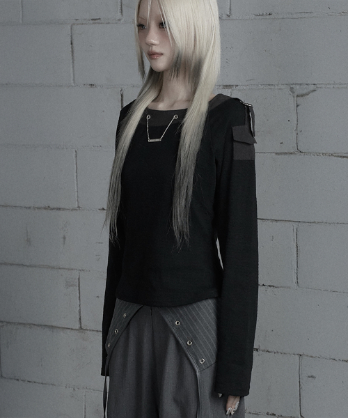 ETRE AU SOMMET(エトレオソメ)の「Chain Bijo Pocket Long Sleeve T-Shirt (Black)(Tシャツ/カットソー・レディース・ブラック・FREE)」の2枚目の写真