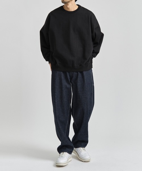 markaware(マーカウェア)の「【MARKAWARE/マーカウェア】HUGE SHORT SWEAT/スラックスに合う,360度美シルエットショートスウェット【定番】(スウェット・メンズ・ブラック/グレー/アイボリー/グリーン・1/2)」の5枚目の写真