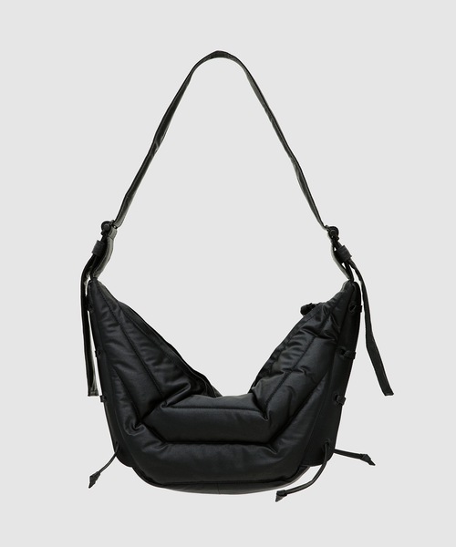 LEMAIRE（ルメール）の「SMALL SOFT GAME BAG（ショルダーバッグ・メンズ・ブラック系その他・ONE SIZE）」の2枚目の写真