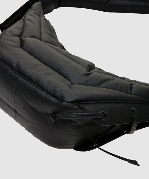LEMAIRE（ルメール）の「SMALL SOFT GAME BAG（ショルダーバッグ・メンズ・ブラック系その他・ONE SIZE）」の3枚目の写真
