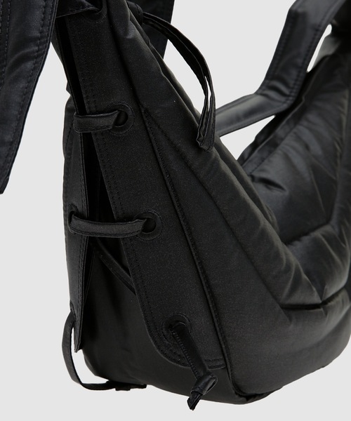 LEMAIRE（ルメール）の「SMALL SOFT GAME BAG（ショルダーバッグ・メンズ・ブラック系その他・ONE SIZE）」の4枚目の写真