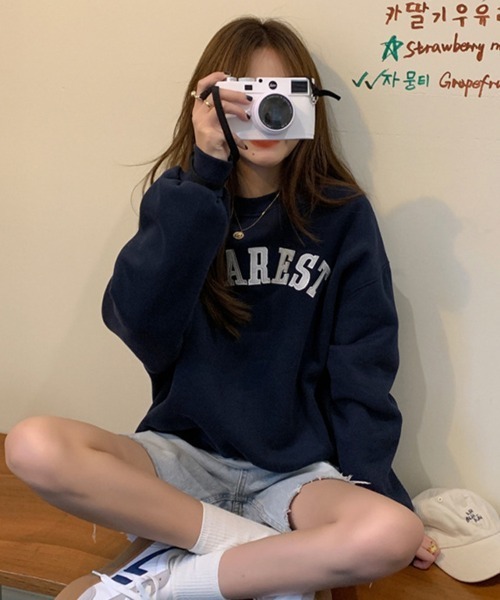 SallyLunn(サリーラン)の「ロゴプリントスウェットプルオーバー(スウェット・レディース・ネイビー/アイボリー・LARGE/MEDIUM)」の4枚目の写真