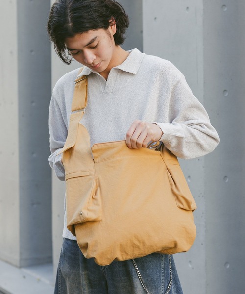 RAGEBLUE（レイジブルー）の「Double Pocket Shoulder Bag/Wサイドポケットショルダーバッグ（ショルダーバッグ・メンズ・キャメル/その他5/ダークグレー・FREE）」の22枚目の写真