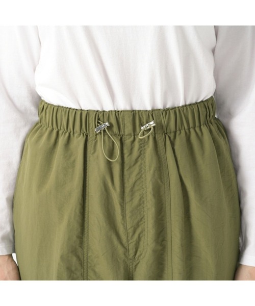 OUTDOOR PRODUCTS(アウトドアプロダクツ)の「OUTDOOR UV立体シルエットデイリーケアパンツ(その他パンツ・レディース・チャコールグレー/グレイッシュベージュ/ブラック/ライトカーキ・LARGE/3L/LL/MEDIUM)」の13枚目の写真