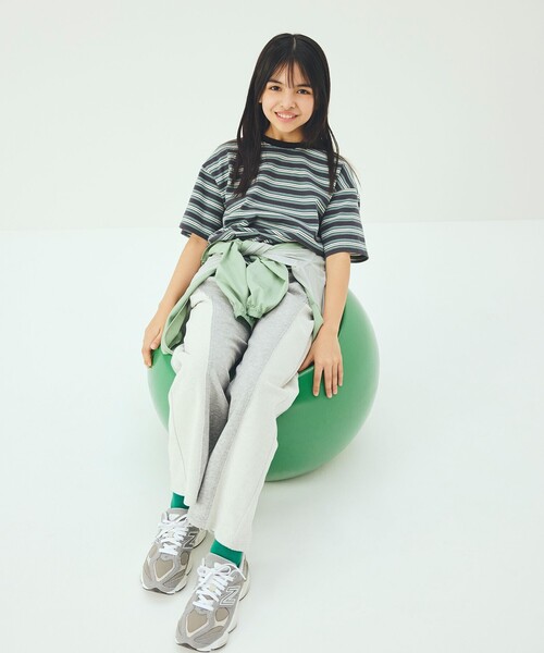green label relaxing（グリーンレーベルリラクシング）の「【スタメンシリーズ】ボーダーＴシャツ / キッズ  100cm-160cm（Tシャツ/カットソー・キッズ・ケリーグリーン/ライトブルー/ダークグレー・110cm/120cm/160cm/150cm/130cm/100cm/140cm）」の4枚目の写真