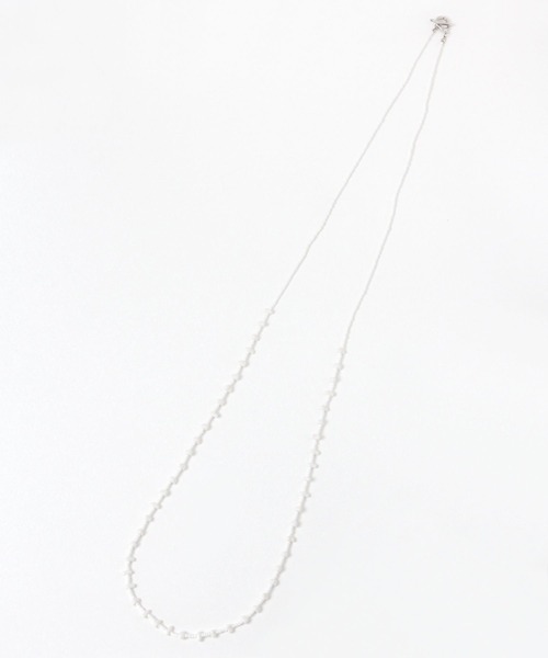 LEPSIM（レプシィム）の「変形ビーズロングネックレス　660926（ネックレス・レディース・オフホワイト/ブラック・ONE SIZE）」の6枚目の写真