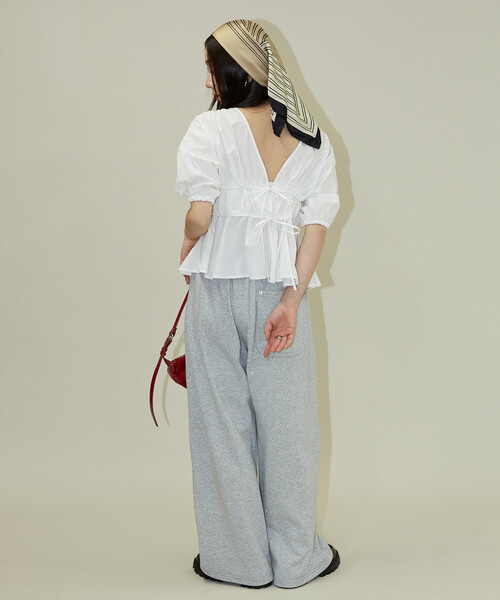 PUBLUX(パブリュクス)の「PUBLUX/パブリュクス 2WAY シャーリング ブラウス 限定展開(シャツ/ブラウス・レディース・オフホワイト/ネイビー/ブラウン・フリ-)」の12枚目の写真