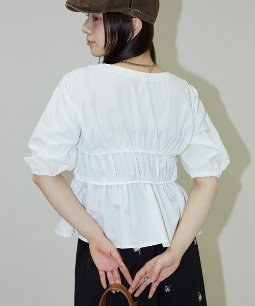 PUBLUX(パブリュクス)の「PUBLUX/パブリュクス 2WAY シャーリング ブラウス 限定展開(シャツ/ブラウス・レディース・オフホワイト/ネイビー/ブラウン・フリ-)」の15枚目の写真