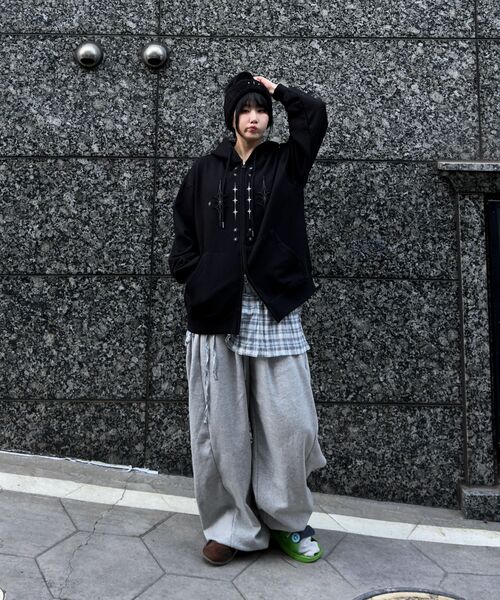 GAKKAI UNIONS(ガッカイユニオンズ)の「スタニング フードジップアップ ブラック(パーカー・レディース・その他・SMALL/MEDIUM/LARGE)」の6枚目の写真