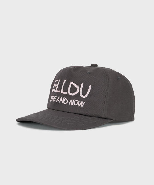 elldu(エルドゥ)の「ウェイバーチェーンステッチキャップチャコール(キャップ・レディース・その他・FREE)」の2枚目の写真