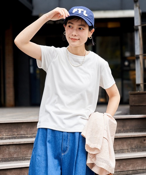 FREAK'S STORE(フリークスストア)の「<汗ジミ防止>天竺コンパクトTシャツ/遮熱/UVカット(Tシャツ/カットソー・レディース・サックスブルー/ブラウン/オフホワイト/チャコール・MEDIUM/SMALL)」の2枚目の写真