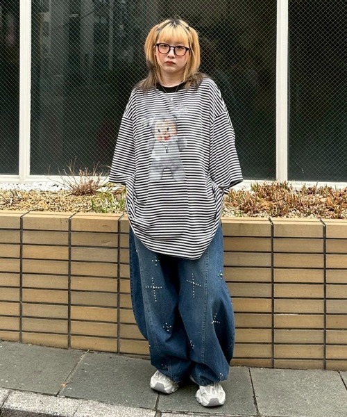 Candy Stripper(キャンディストリッパー)の「STUDS CURVE DENIM パンツ(デニムパンツ・レディース・ブルー系その他/ライトインディゴブルー・FREE)」の4枚目の写真