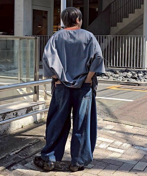 Candy Stripper(キャンディストリッパー)の「STUDS CURVE DENIM パンツ(デニムパンツ・レディース・ブルー系その他/ライトインディゴブルー・FREE)」の9枚目の写真