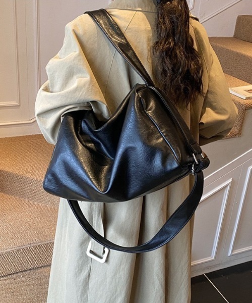 yuue' ( wear )(ユーイ)の「大容量2WAYフェイクレザーボストンバッグ(ショルダーバッグ・レディース・ダークブラウン/アイボリー/ブラック・FREE)」の20枚目の写真