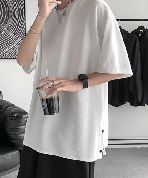 link lot（リンクロット）の「サイドスリットボタンオーバーサイズｔシャツ（Tシャツ/カットソー・メンズ・ホワイト/ブラック・L/M）」の2枚目の写真