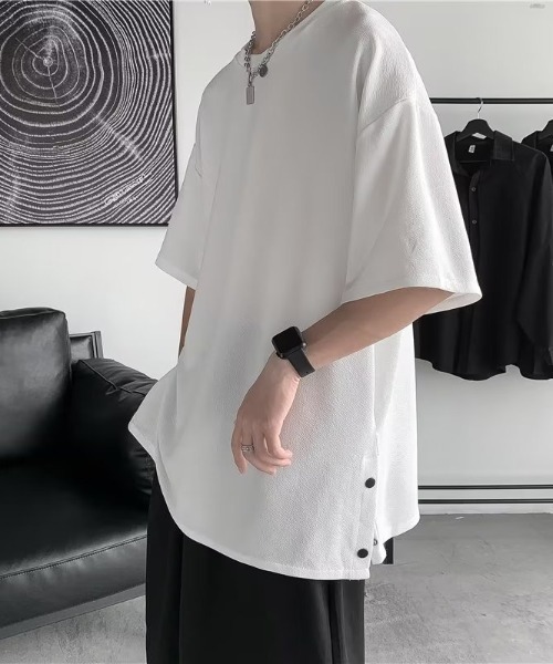 link lot（リンクロット）の「サイドスリットボタンオーバーサイズｔシャツ（Tシャツ/カットソー・メンズ・ホワイト/ブラック・L/M）」の3枚目の写真