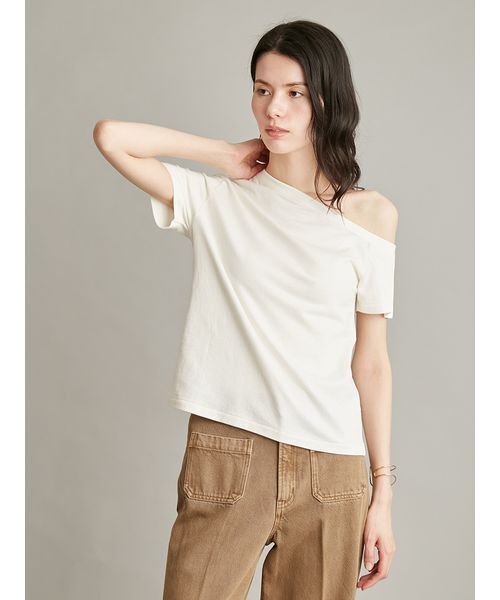 Mila Owen(ミラオーウェン)の「アシンメトリーネックTシャツ(Tシャツ/カットソー・レディース・ブラック/ブルー/グレー/その他/ホワイト・F)」の6枚目の写真