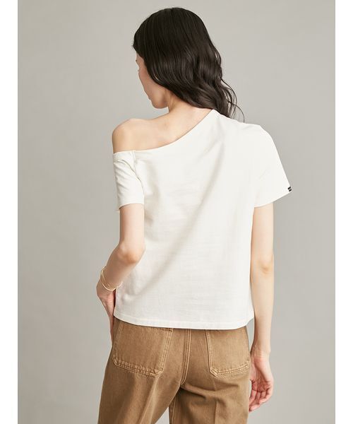 Mila Owen(ミラオーウェン)の「アシンメトリーネックTシャツ(Tシャツ/カットソー・レディース・ブラック/ブルー/グレー/その他/ホワイト・F)」の8枚目の写真